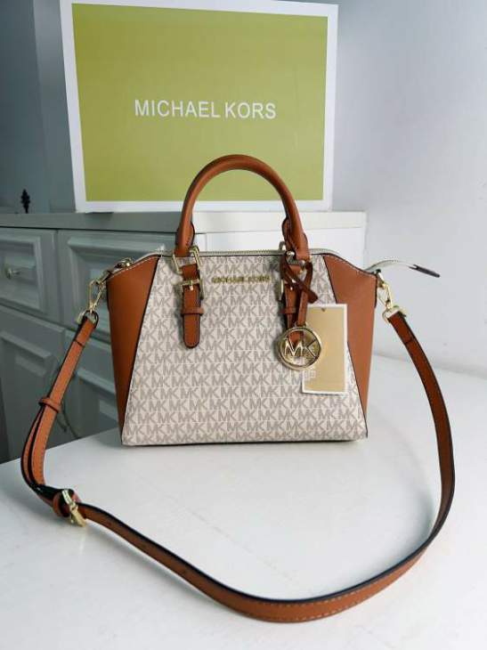 Picture of Michael Kors Wallets _SKUfw242016427fw